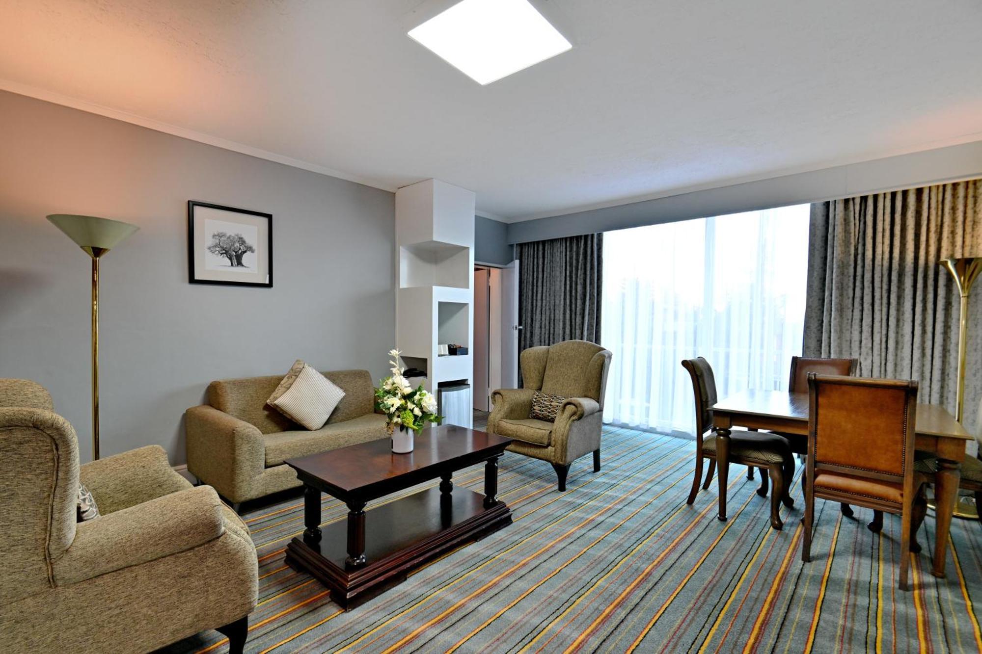 Holiday Inn - Bulawayo By Ihg Bagian luar foto