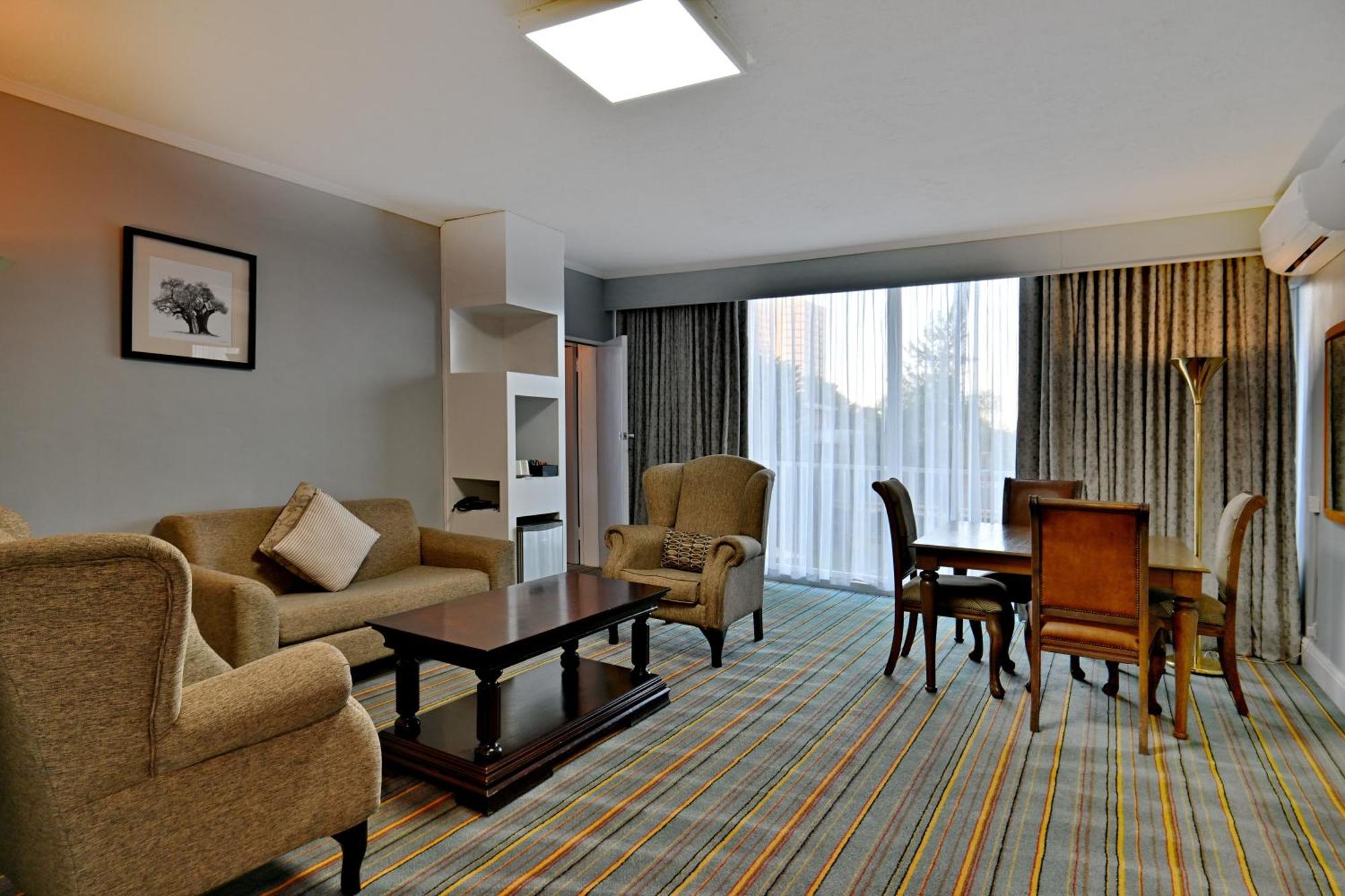 Holiday Inn - Bulawayo By Ihg Bagian luar foto
