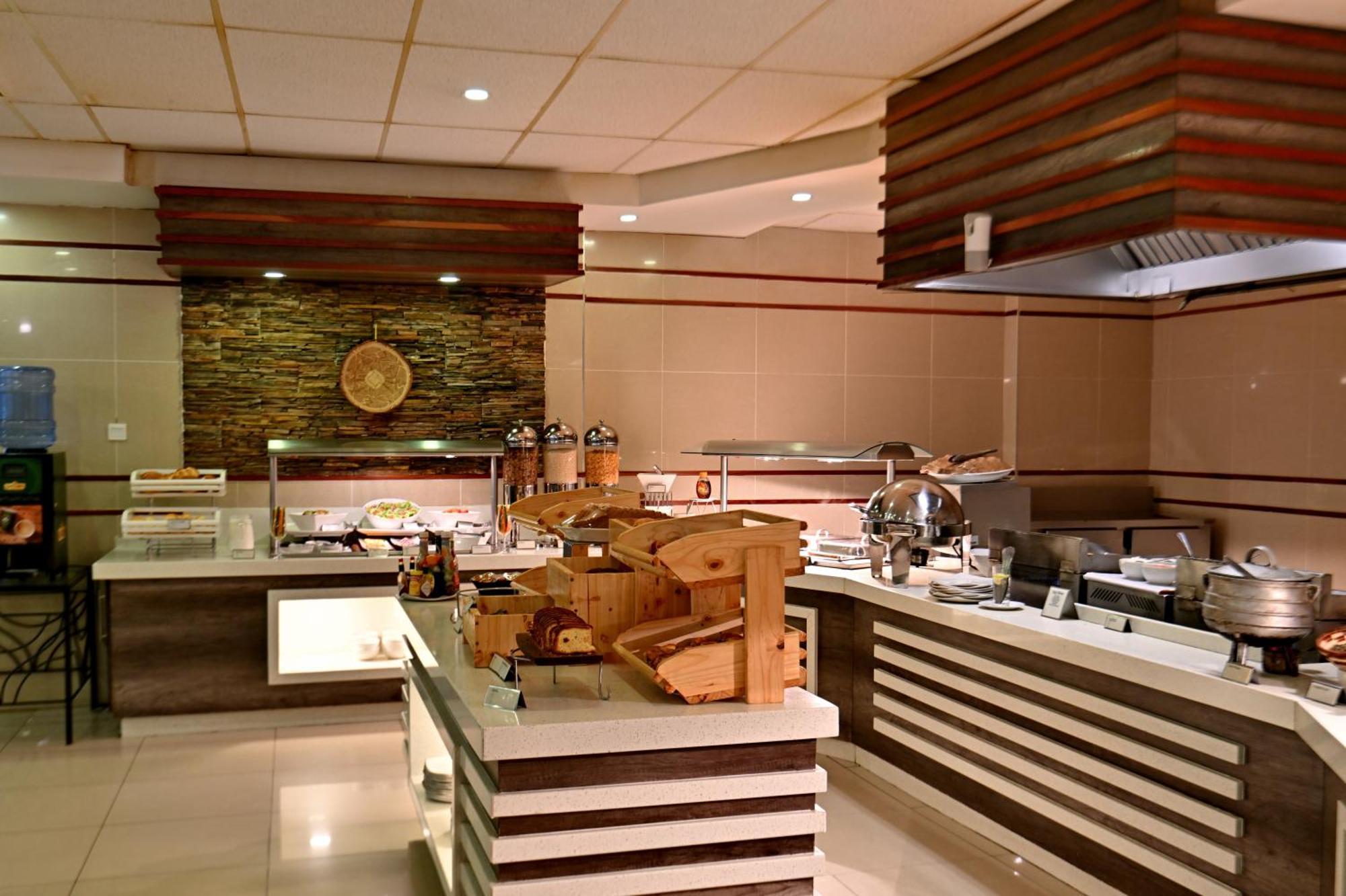 Holiday Inn - Bulawayo By Ihg Bagian luar foto