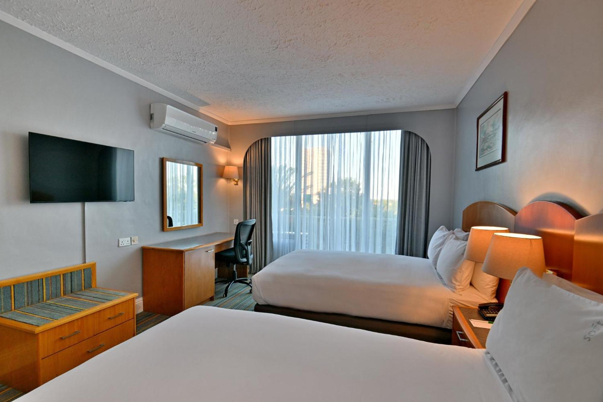 Holiday Inn - Bulawayo By Ihg Bagian luar foto
