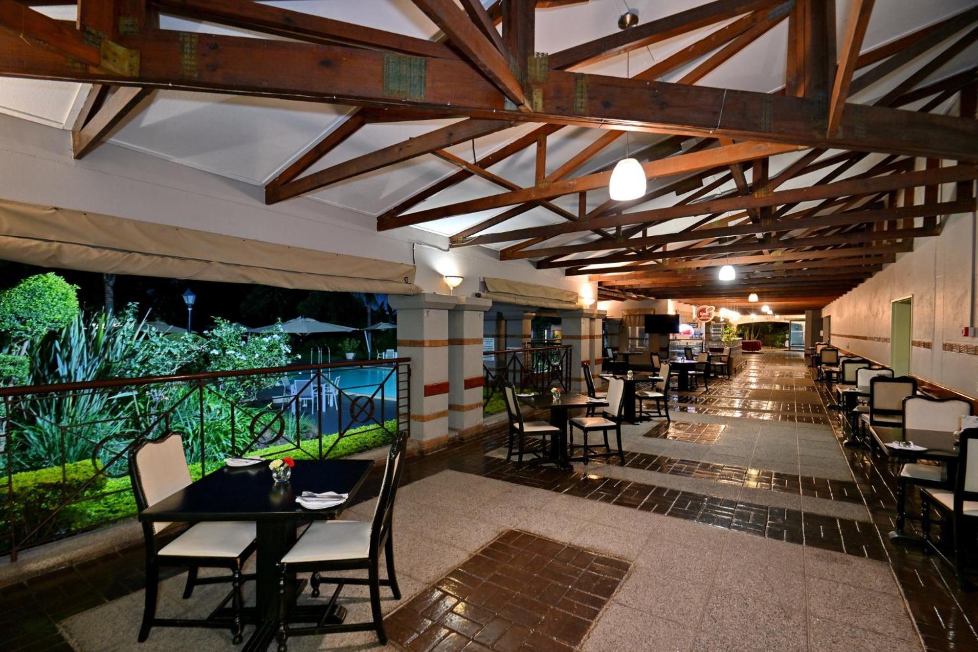 Holiday Inn - Bulawayo By Ihg Bagian luar foto
